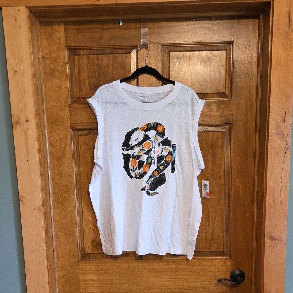 NWT Torrid Black and White Tank Top with Embroidered Snake Design Size 1